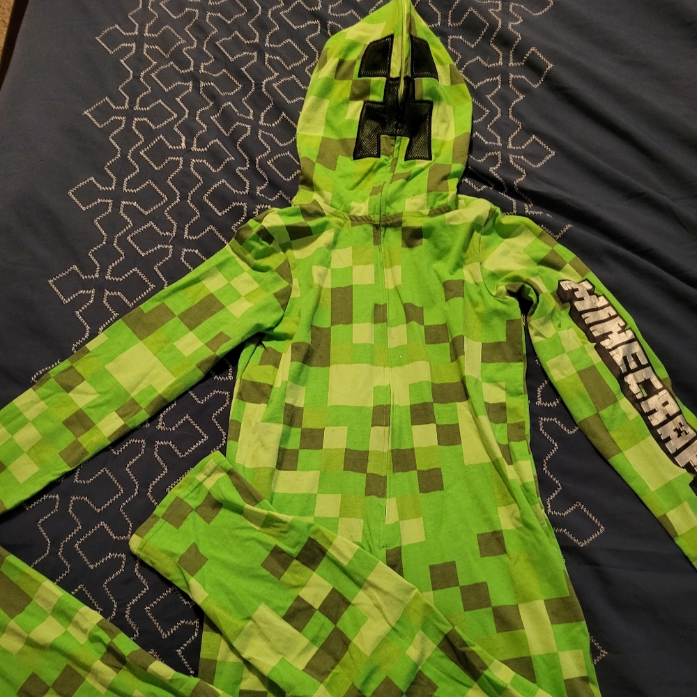 Boys Minecraft Creeper coverall, zip up